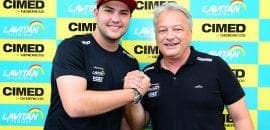 Felipe Fraga renova com a Cimed Racing