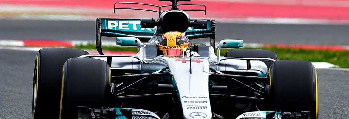 Lewis Hamilton domina segunda manhã em Barcelona