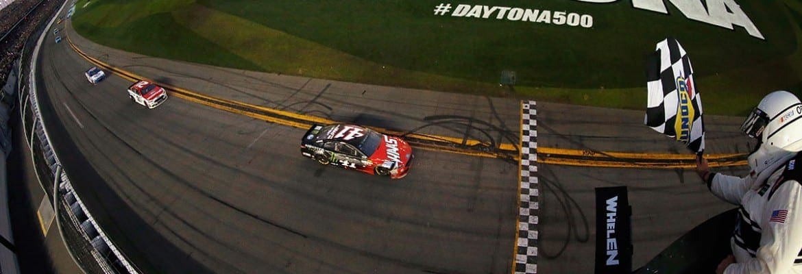 Kurt Busch vence pela primeira vez as 500 Milhas de Daytona