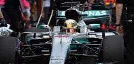 Lewis Hamilton domina primeiro dia de treinos em Melbourne