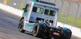Wellington Cirino na frente da Truck no Velopark