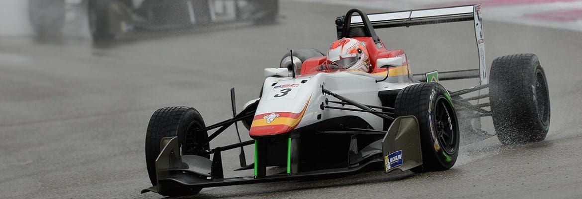 Thiago Vivacqua conquista pódio no Winter F3 Series em Paul Ricard