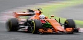 Mais problemas com a McLaren depois de apenas duas voltas de testes