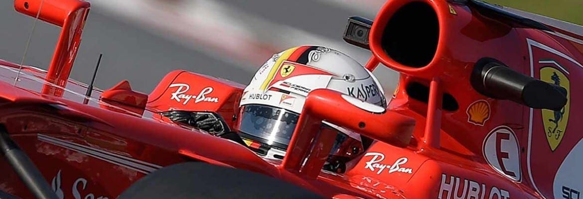 Vettel não concorda com favoritismo da Ferrari