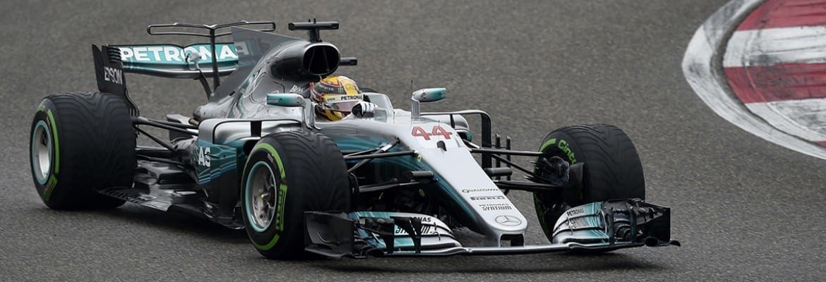 Sem adversários, Hamilton vence tranquilo o GP da China