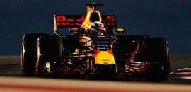 Daniel Ricciardo feliz por estar à frente de uma Ferrari