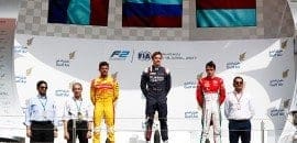 Artem Markelov vence primeira bateria da F2 no Bahrain
