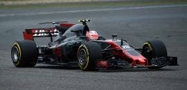 Grosjean larga em 17º: “Rodei na última curva por alguma razão inesperada”