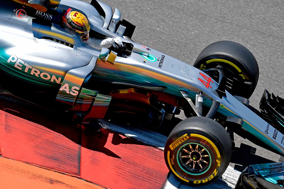 Hamilton: "Ferrari parece muito, muito rápida"