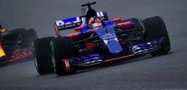 Kvyat não completou: “Que pena, tivemos uma falha hidráulica”