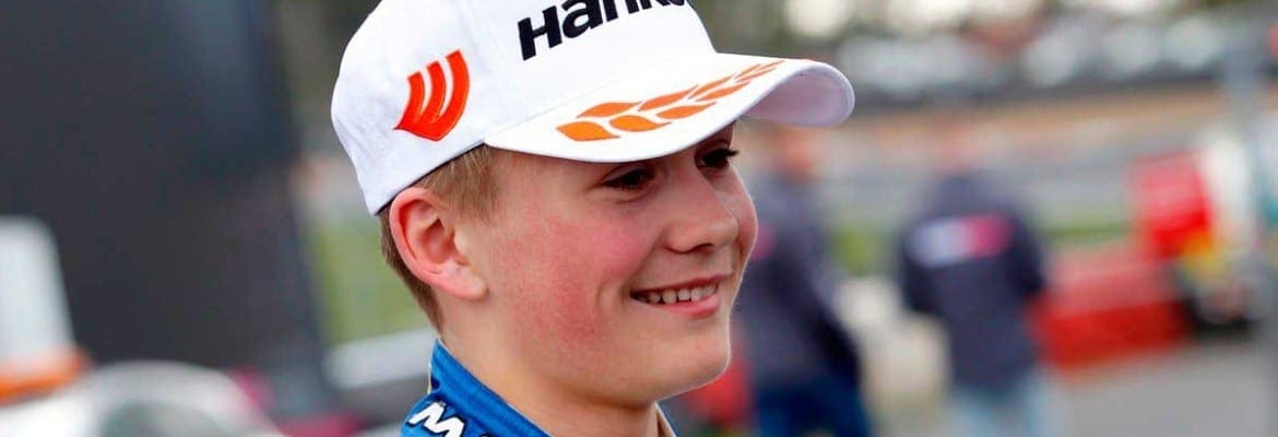 Depois de acidente horrível na F4, Billy Monger tem amputação de ambas as pernas