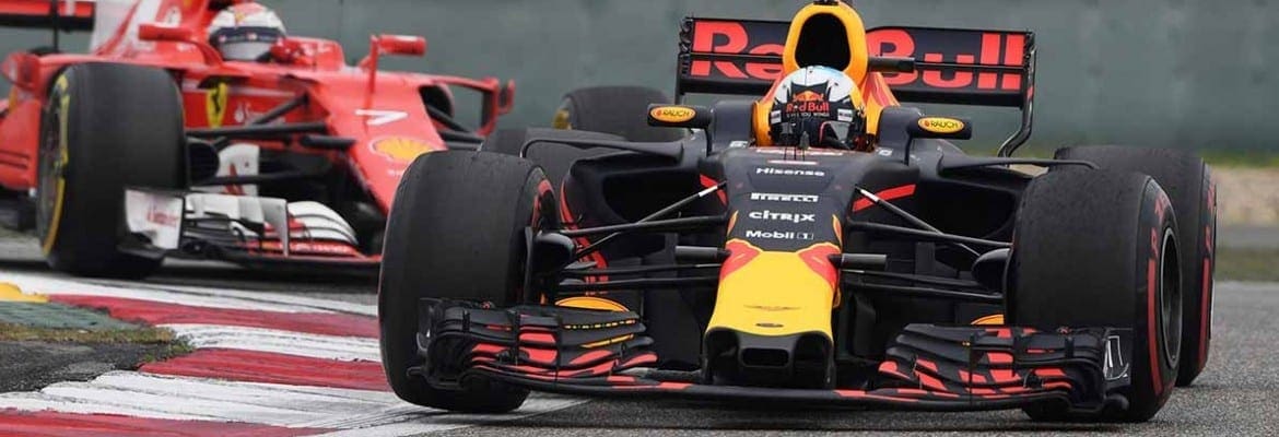 Fora do pódio, Ricciardo fala em “resultado bom para equipe”