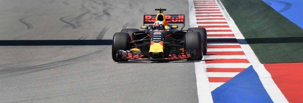 Ricciardo: “É bom para F1 que a Mercedes esteja sendo desafiada”