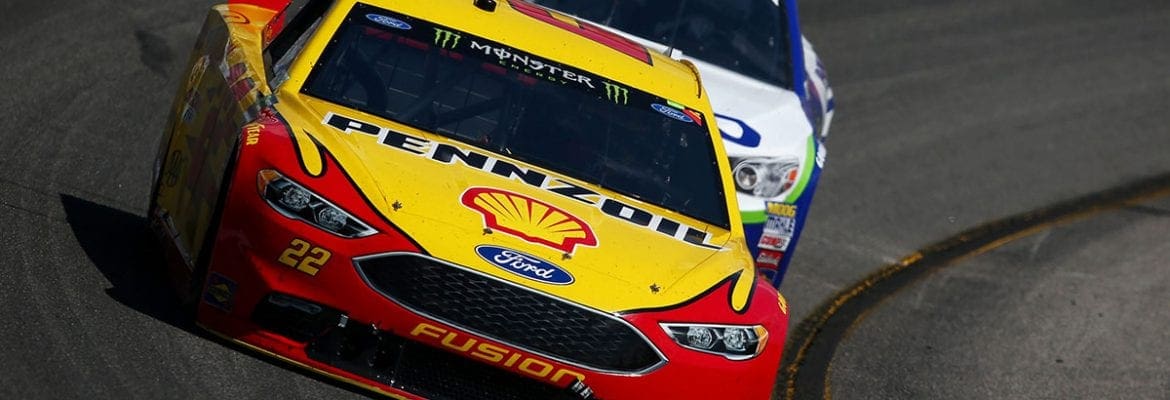Joey Logano vence primeira prova no ano em Richmond