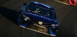Martin Truex vence etapa do Kansas com forte batida de Almirola