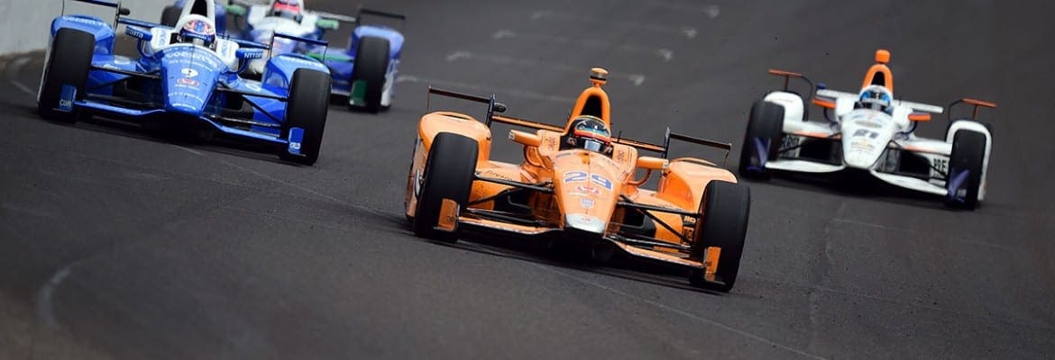 Fernando Alonso comemora desempenho apesar de abandono