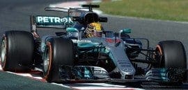 TL1: Hamilton lidera dobradinha da Mercedes na Espanha