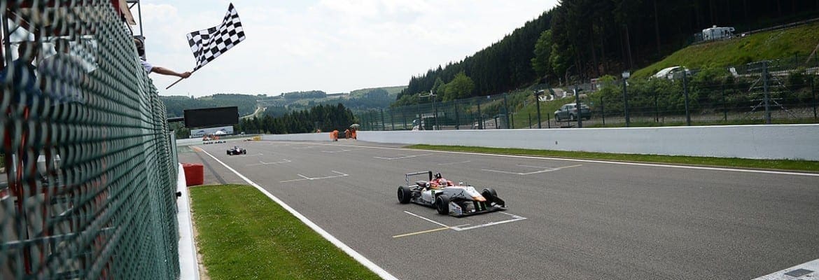 Thiago Vivacqua sai de Spa-Francorchamps com pódio e 4º lugar na classificação geral
