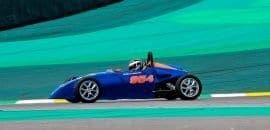 Jovens pilotos da Academia Shell participam de teste da Fórmula Vee em Interlagos