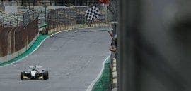Guilherme Samaia reina em Interlagos e dispara na liderança