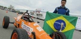 Brasileiro vence primeira prova internacional da Fórmula Vee no Canadá