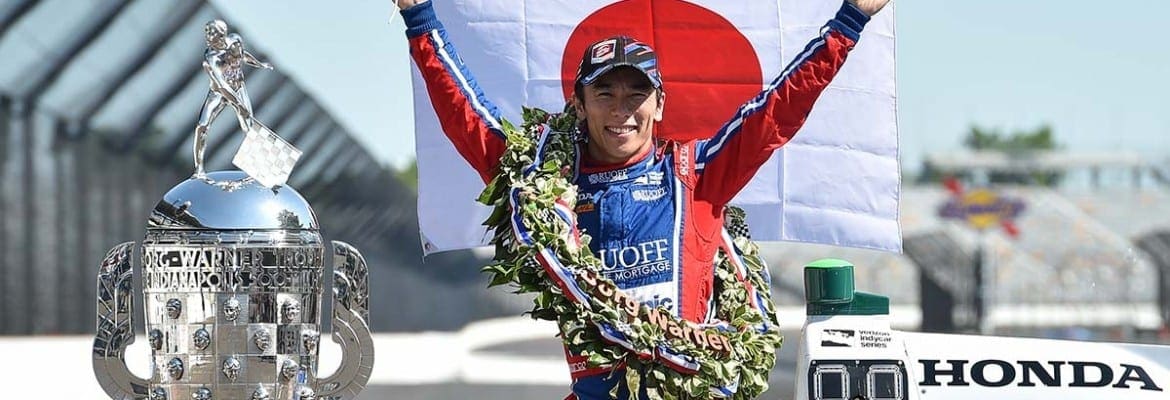 Vídeo: Japoneses vão à loucura com vitória de Sato na Indy 500