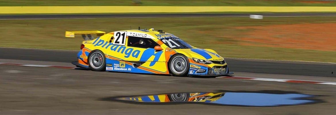 Thiago Camilo sobe no pódio e amplia liderança na Stock Car