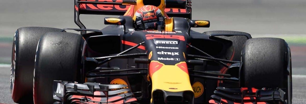 Ainda distante das rivais, Red Bull marca 5º e 6º tempo na Espanha