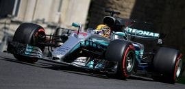 Hamilton “destrói” o cronômetro e crava a pole em Baku