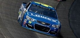 Jimmie Johnson aproveita chance no fim e vence etapa em Dover