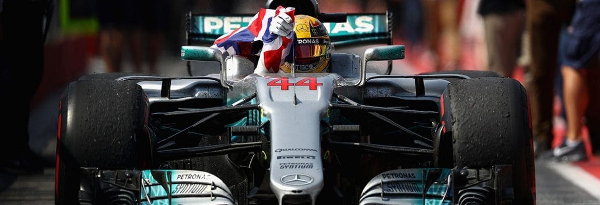 Hamilton garante dobradinha em corrida tumultuada no Canadá