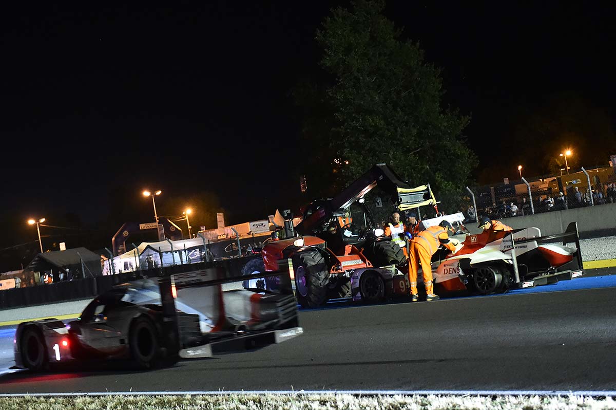 Porsche dá a volta por cima para vencer uma das mais emocionantes 24 Horas de Le Mans Nick Tandy (Toyota) - 24 Hora de Le Mans