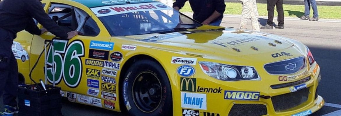 EuroNascar: Brasileiro Felipe Rabello subiu no pódio na Inglaterra neste sábado