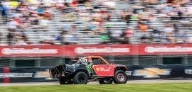 Átila Abreu faz ultrapassagem mais bonita do dia mas é tirado da pista na penúltima volta na Supertrucks