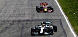 Depois de reclamações dos pilotos, FIA ajusta a regra de bandeiras azuis