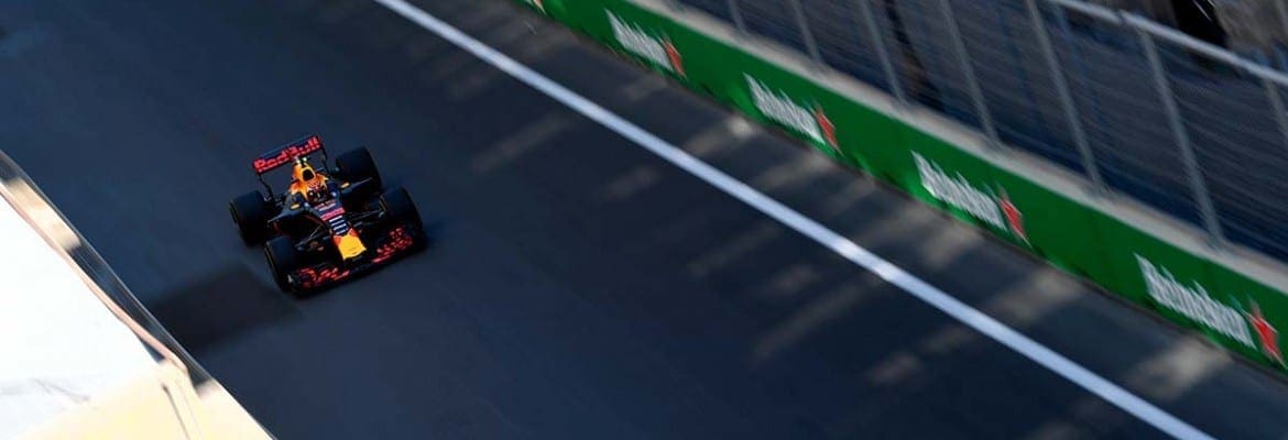 Verstappen não acredita em disputas com Ferrari e Mercedes