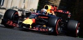Ricciardo frustrado com batida: “Claro que não foi culpa do muro!”