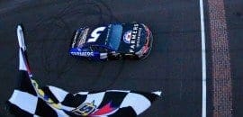 Kasey Kahne vence prova confusa em Indianápolis