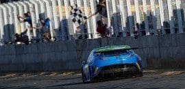 Aniversariante do dia, Marco Cozzi vence a primeira na temporada