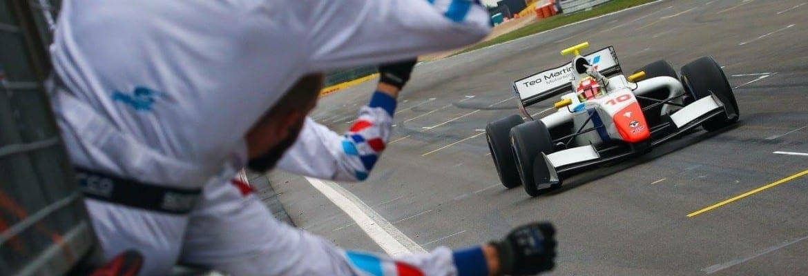 Alex Palou vence a segunda bateria em Nurburgring