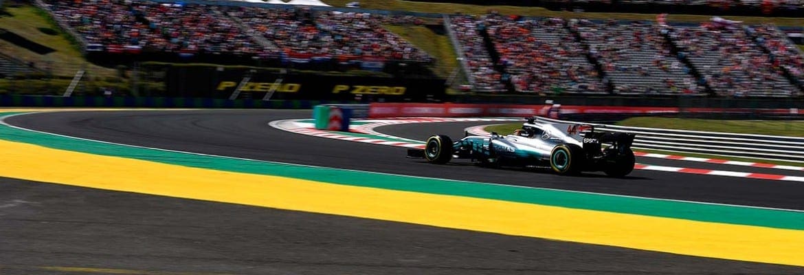 Lewis Hamilton teme ficar preso atrás de um ‘trenzinho’
