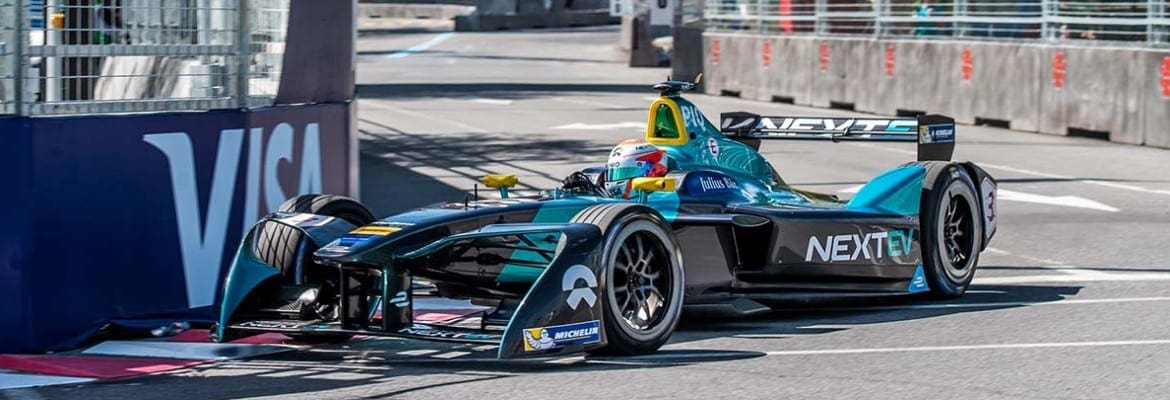 Nelsinho Piquet se recupera após treino difícil e briga perto dos pontos em Montreal