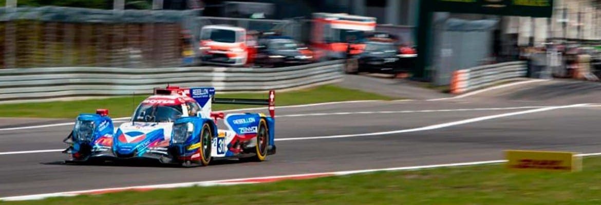 Senna começa com 4º tempo na Alemanha