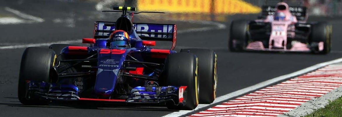 Toro Rosso comemora boa sétima posição de Sainz