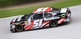 Jeremy Clements surpreende e vence pela primeira vez na Xfinity