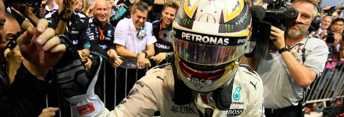 Para Hamilton, Verstappen estava em “ponto cego” de Vettel