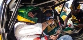 VÍDEO: Galvão Bueno se diverte em carona a 250 km/h com o filho Cacá Bueno no Stock da Cimed Racing