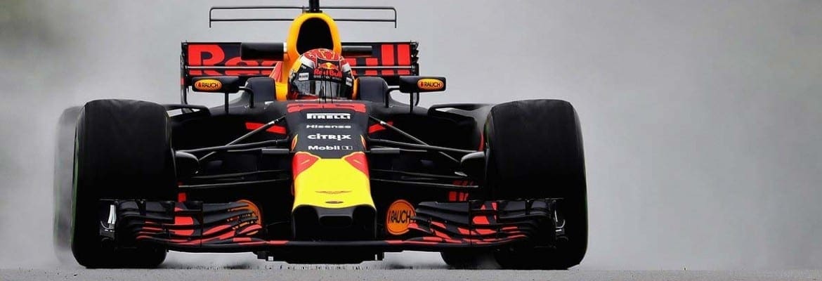GP da Malásia: Verstappen lidera e Red Bull domina primeira sessão no molhado