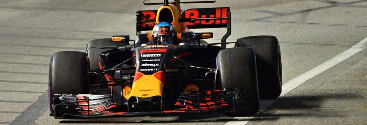 Ricciardo liderou os dois treinos desta sexta-feira em Cingapura