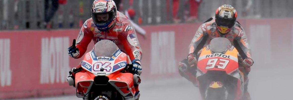 Com pista molhada e batalha épica, Dovizioso vence Marquez em Motegi